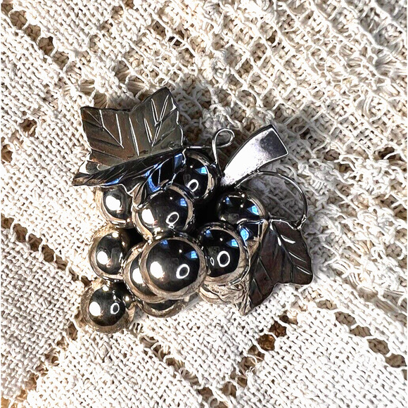 Mexico Signed Sterling Silver Grape Leaf Pin Brooch Pendant - Picture 1 of 12